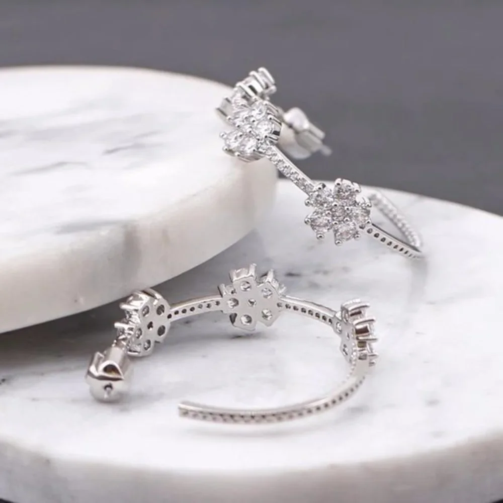 Kate Spade Gleaming Gardenia Flower Hoops Earrings Silver